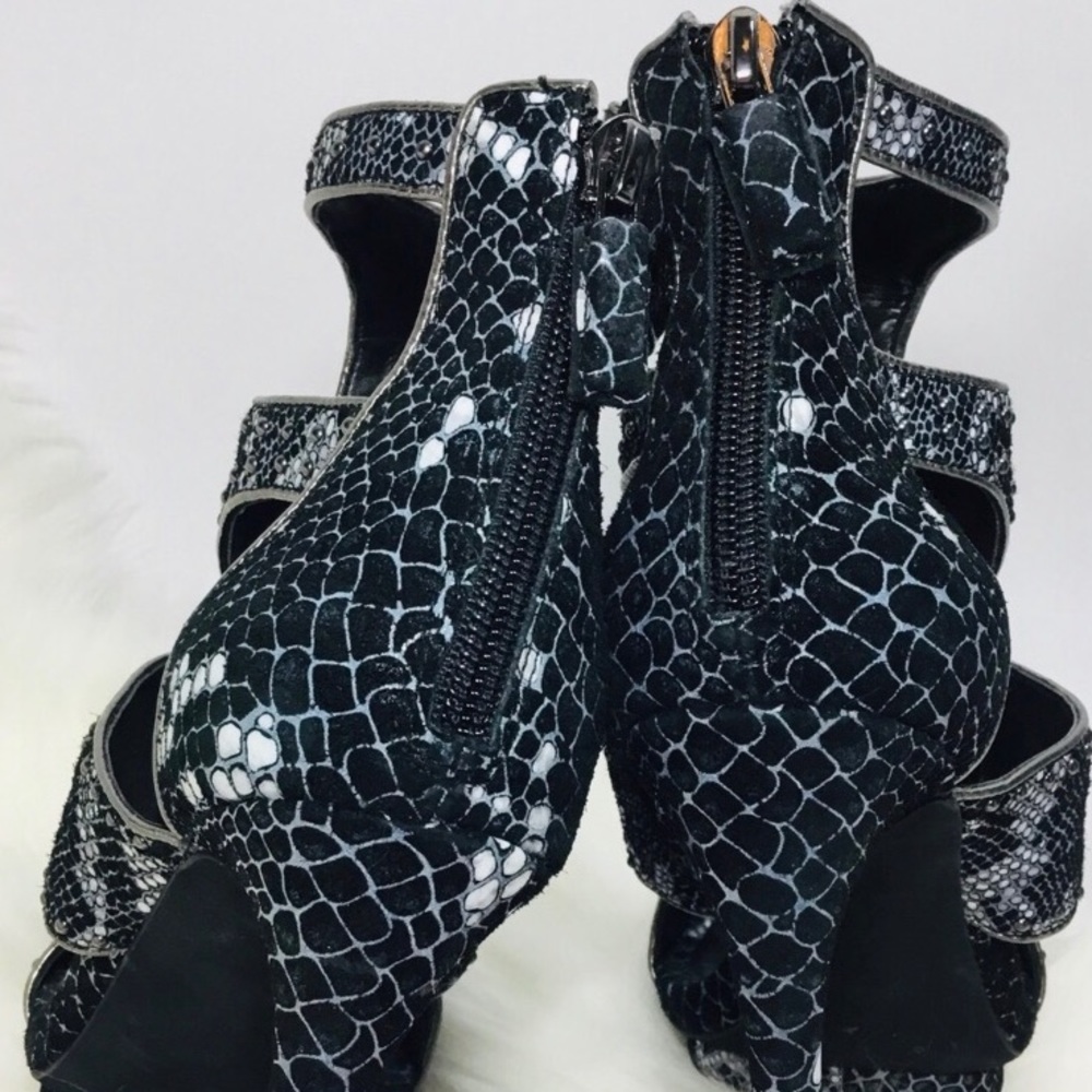 BCBG python caged gladiator heel - Picture 3 of 8